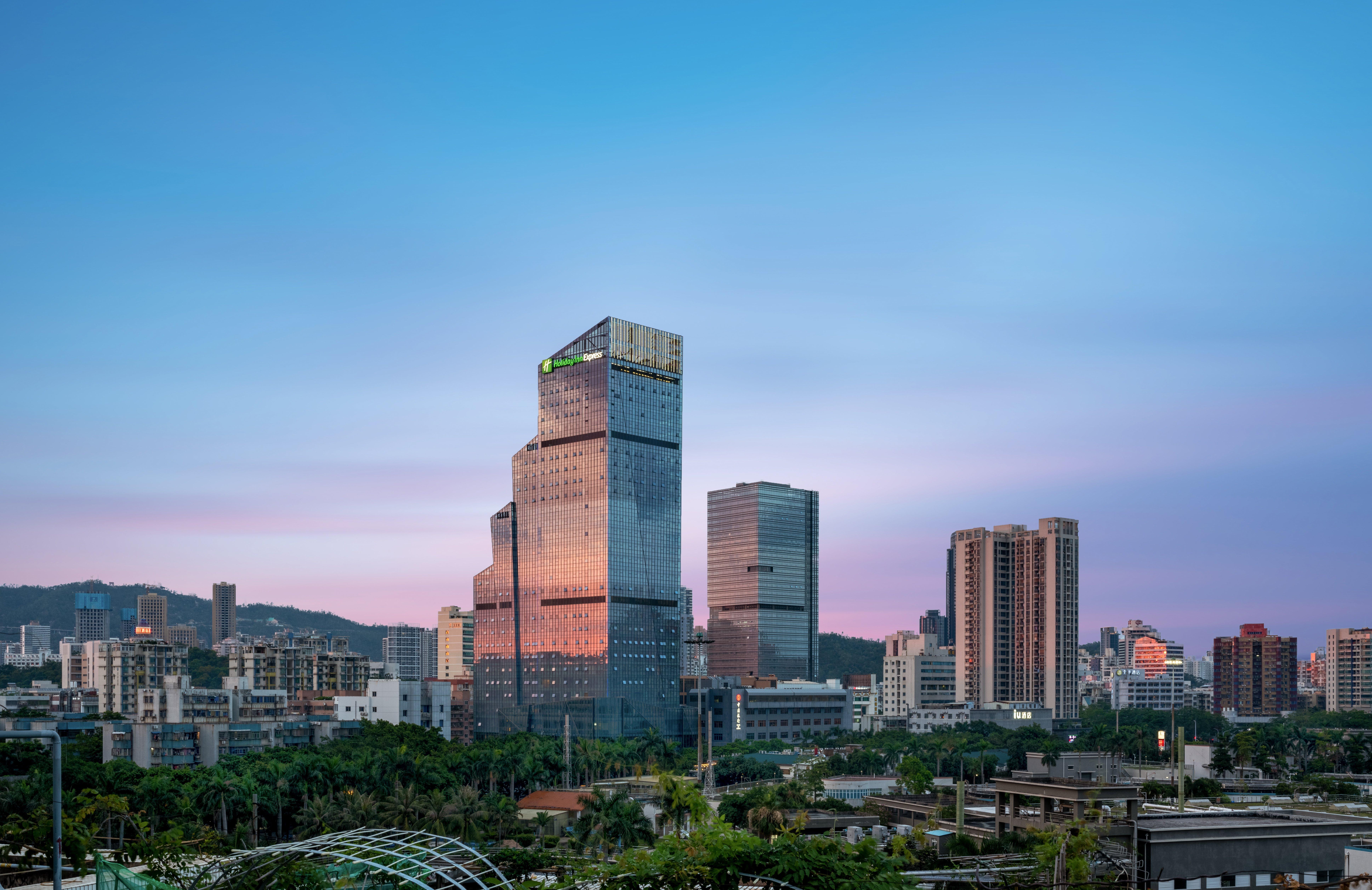 Holiday Inn Express Zhuhai Gongbei, An Ihg Hotel Exterior photo